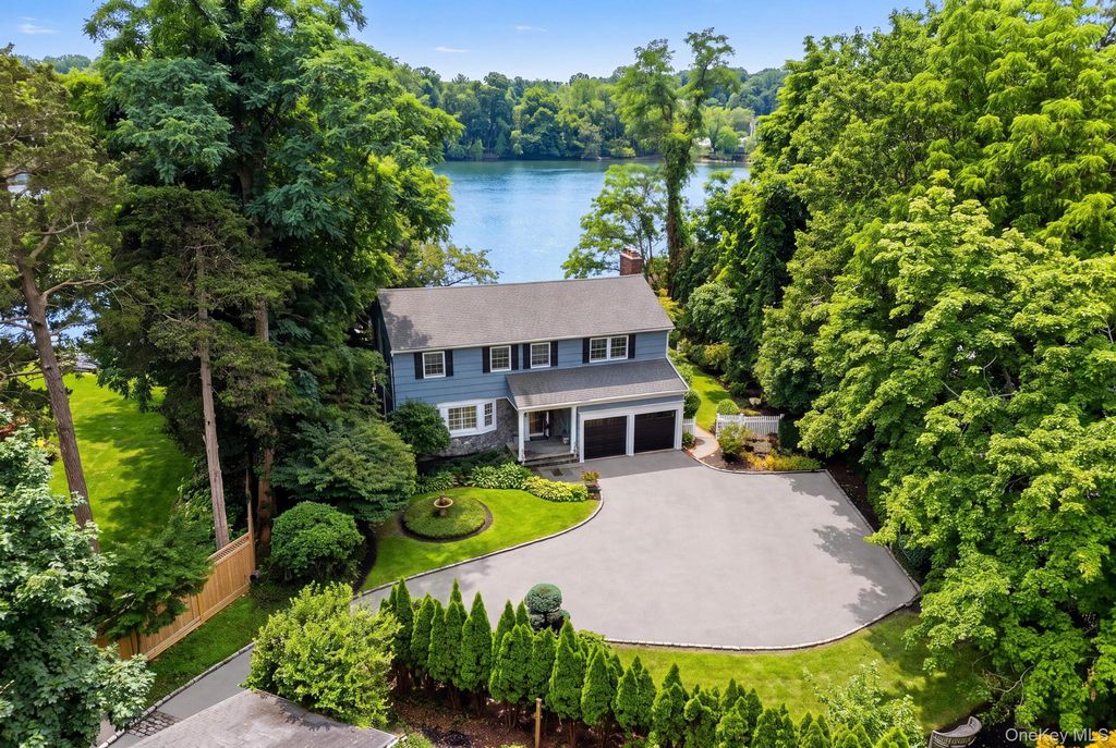 11 Prospect Road, Centerport, NY 11721 — exterior