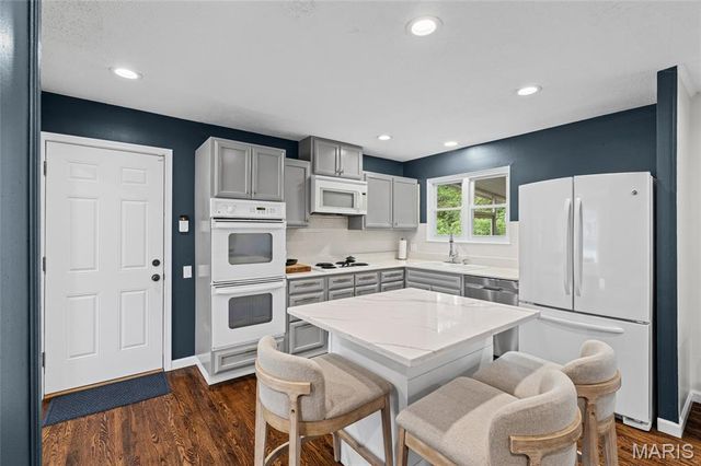 11756 Long Leaf Circle, St Louis, MO 63146