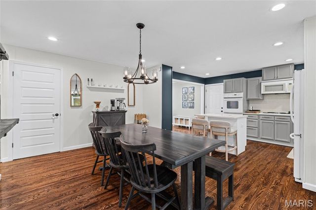 11756 Long Leaf Circle, St Louis, MO 63146