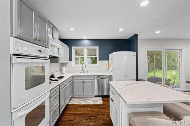 11756 Long Leaf Circle, St Louis, MO 63146