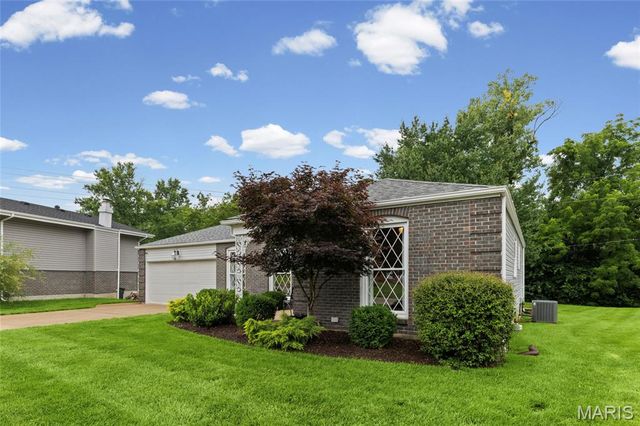 11756 Long Leaf Circle, St Louis, MO 63146