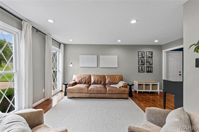 11756 Long Leaf Circle, St Louis, MO 63146