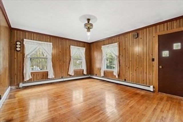 82 N Worcester St, Norton, MA 02766