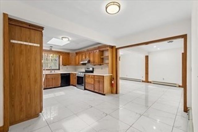 82 N Worcester St, Norton, MA 02766