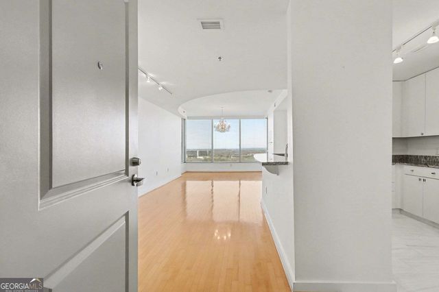 3338 Peachtree Road NE 2208, Atlanta, GA 30326