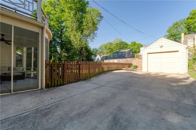 6724 Cherry Street, Kansas City, MO 64131