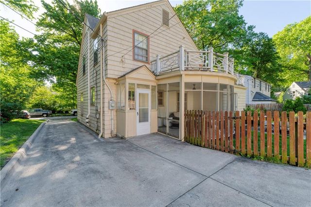6724 Cherry Street, Kansas City, MO 64131