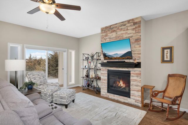 4130 Blakewood Drive, Shakopee, MN 55379