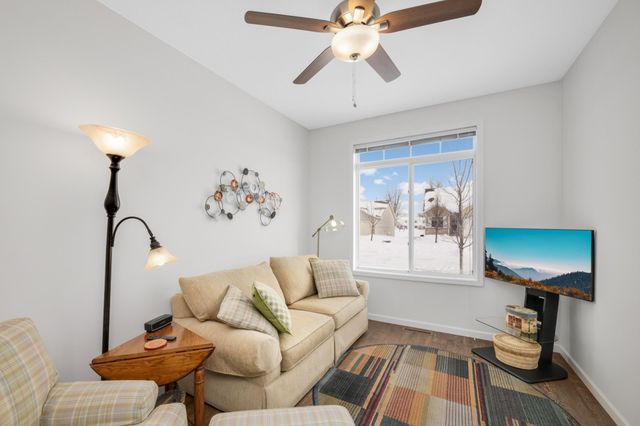 4130 Blakewood Drive, Shakopee, MN 55379