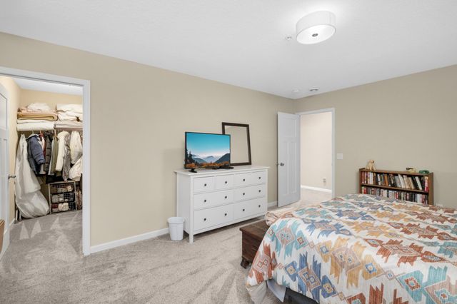 4130 Blakewood Drive, Shakopee, MN 55379