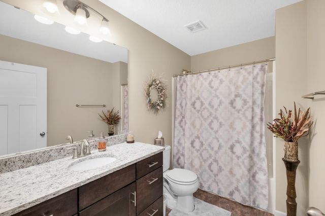 4130 Blakewood Drive, Shakopee, MN 55379