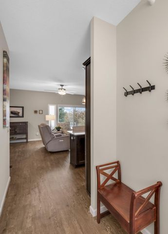 4130 Blakewood Drive, Shakopee, MN 55379