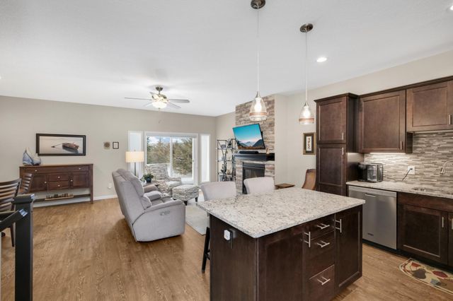 4130 Blakewood Drive, Shakopee, MN 55379