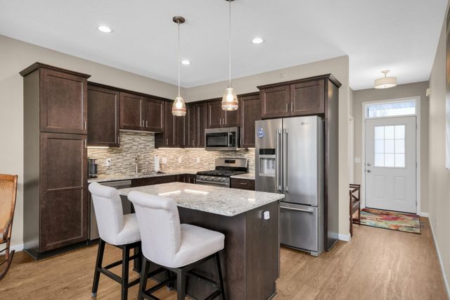 4130 Blakewood Drive, Shakopee, MN 55379