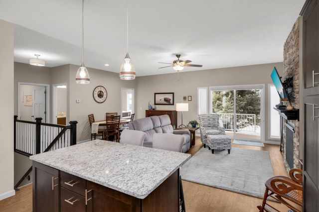 4130 Blakewood Drive, Shakopee, MN 55379