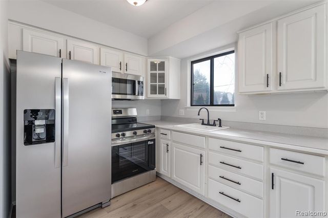 40808 Highpointe Drive, Clinton Township, MI 48038