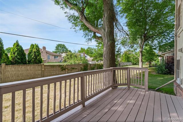 40808 Highpointe Drive, Clinton Township, MI 48038