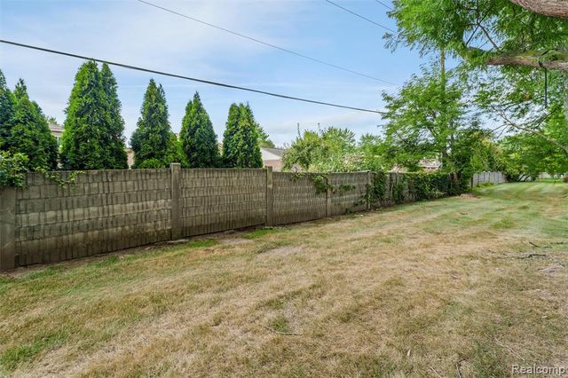 40808 Highpointe Drive, Clinton Township, MI 48038