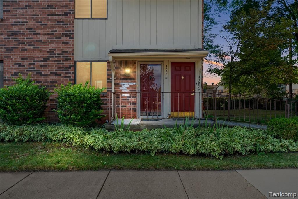 40808 Highpointe Drive, Clinton Township, MI 48038