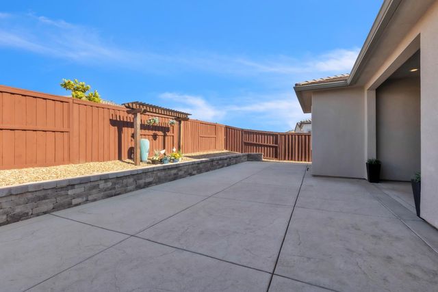 3520 Deer Park Dr, Folsom, CA 95630