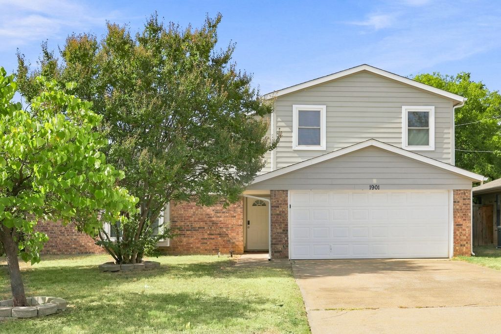 1901 Creek Wood Court, Irving, TX 75060 — exterior
