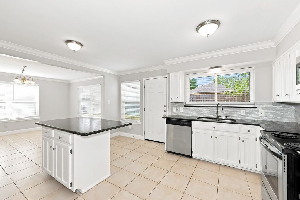 1901 Creek Wood Court, Irving, TX 75060 — photo 5