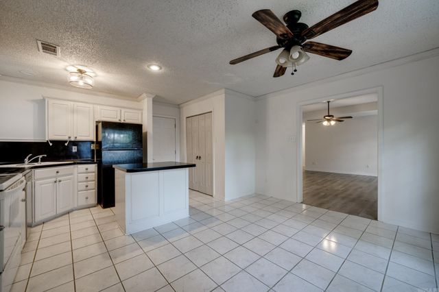 40 Bent Tree Drive, Cabot, AR 72023