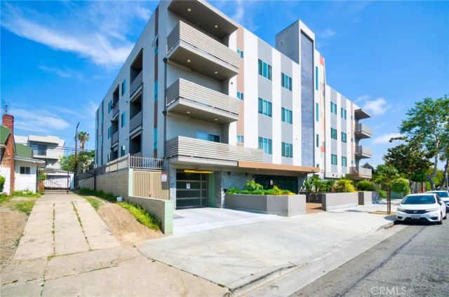 820 S Wilton 304, Los Angeles, CA 90005