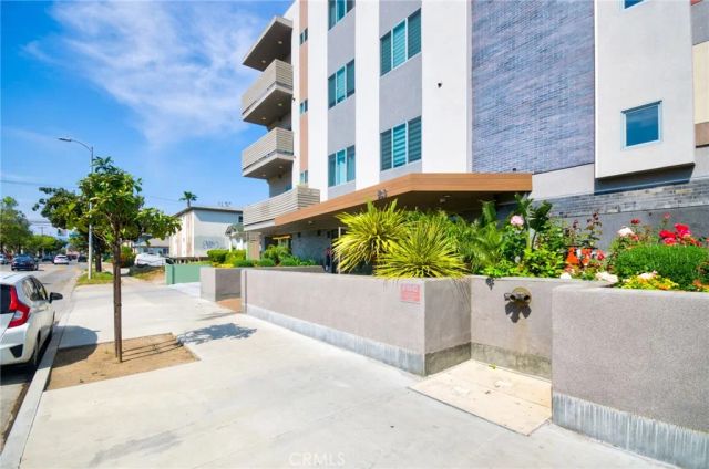 820 S Wilton 304, Los Angeles, CA 90005