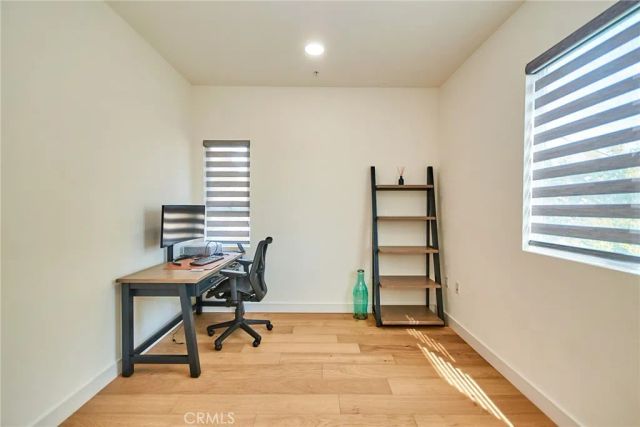820 S Wilton 304, Los Angeles, CA 90005