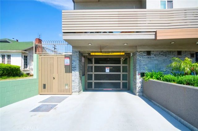820 S Wilton 304, Los Angeles, CA 90005