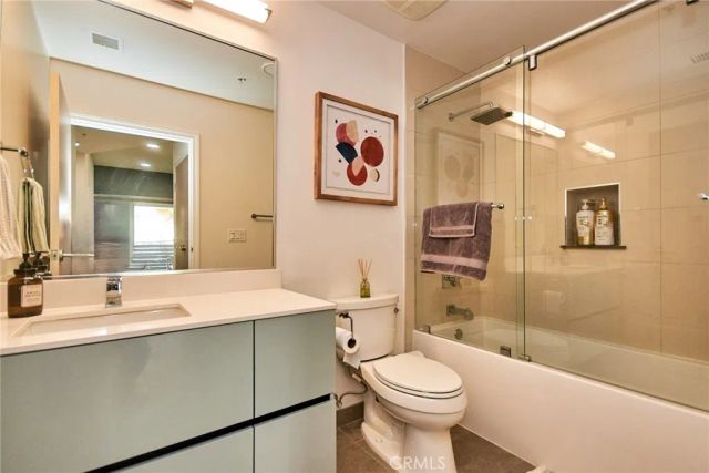 820 S Wilton 304, Los Angeles, CA 90005
