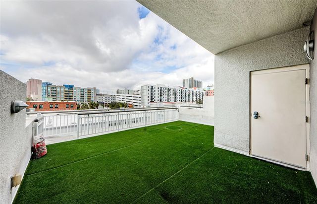 1002 CHANNELSIDE DRIVE 3C, Tampa, FL 33602