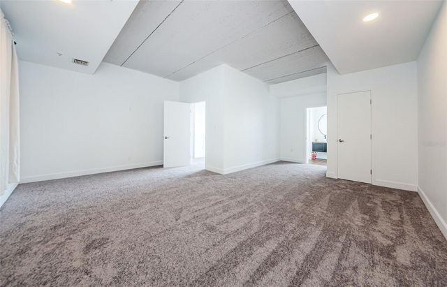 1002 CHANNELSIDE DRIVE 3C, Tampa, FL 33602