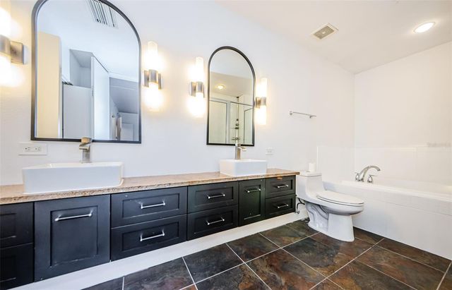 1002 CHANNELSIDE DRIVE 3C, Tampa, FL 33602