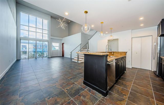 1002 CHANNELSIDE DRIVE 3C, Tampa, FL 33602