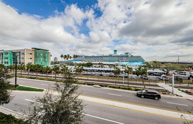 1002 CHANNELSIDE DRIVE 3C, Tampa, FL 33602