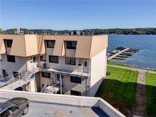 281 Bay Village Drive, Irondequoit, NY 14609