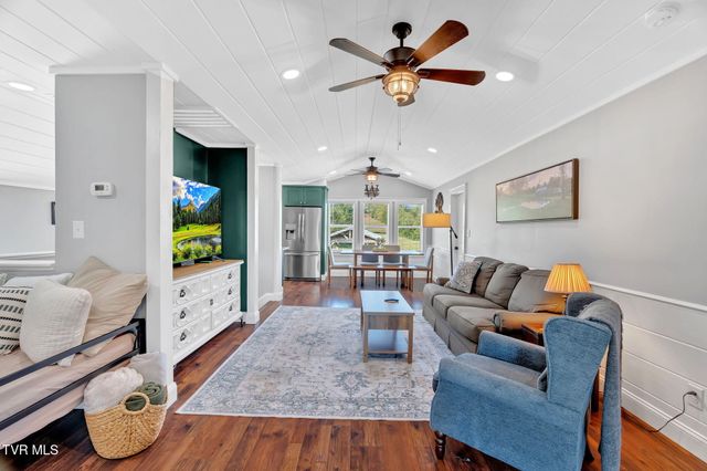 118 West Ellis Lane, Mount Carmel, TN 37645