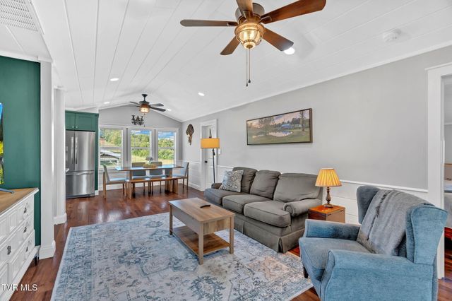 118 West Ellis Lane, Mount Carmel, TN 37645