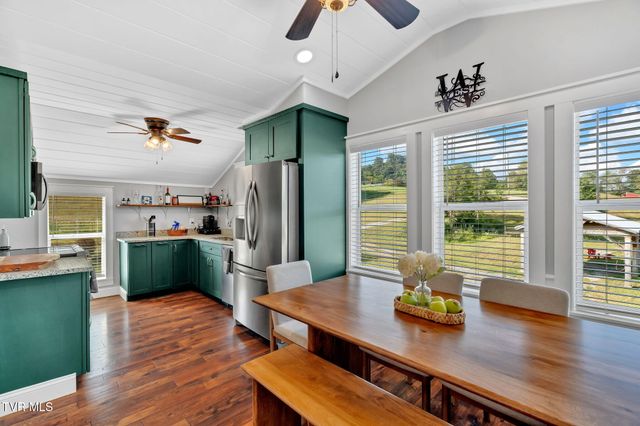 118 West Ellis Lane, Mount Carmel, TN 37645