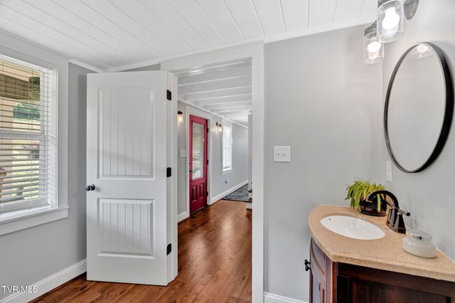 118 West Ellis Lane, Mount Carmel, TN 37645