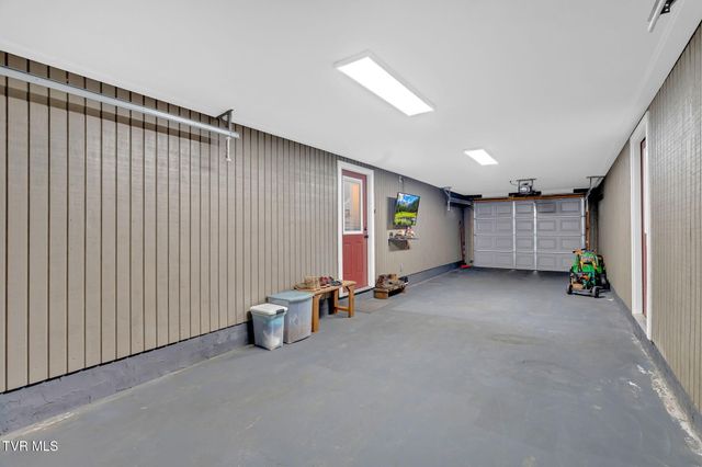 118 West Ellis Lane, Mount Carmel, TN 37645