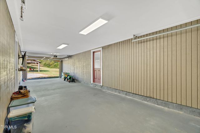 118 West Ellis Lane, Mount Carmel, TN 37645