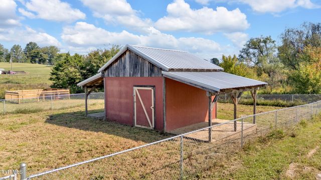 118 West Ellis Lane, Mount Carmel, TN 37645