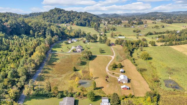 118 West Ellis Lane, Mount Carmel, TN 37645