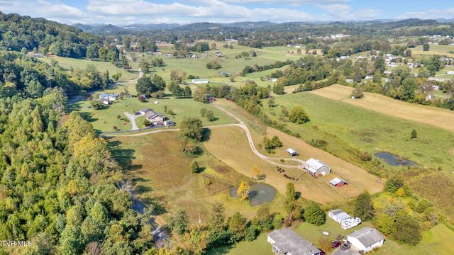 118 West Ellis Lane, Mount Carmel, TN 37645