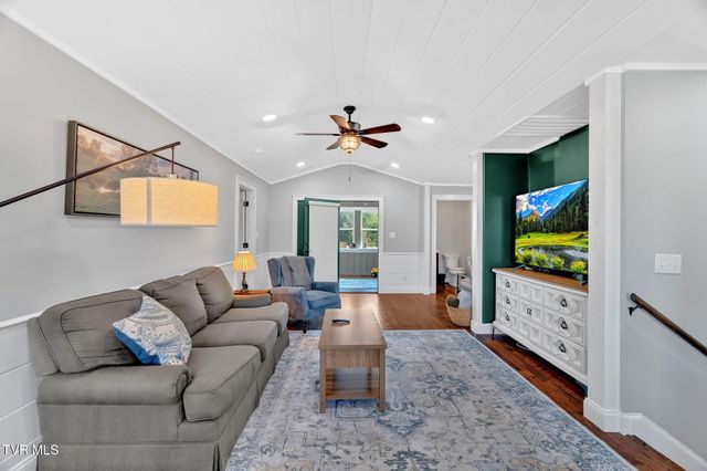 118 West Ellis Lane, Mount Carmel, TN 37645