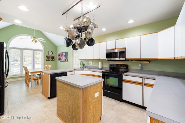609 Berwyn Dr, Louisville, KY 40223