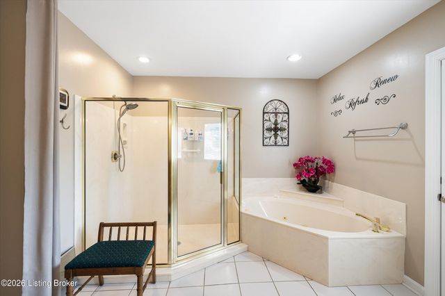 609 Berwyn Dr, Louisville, KY 40223